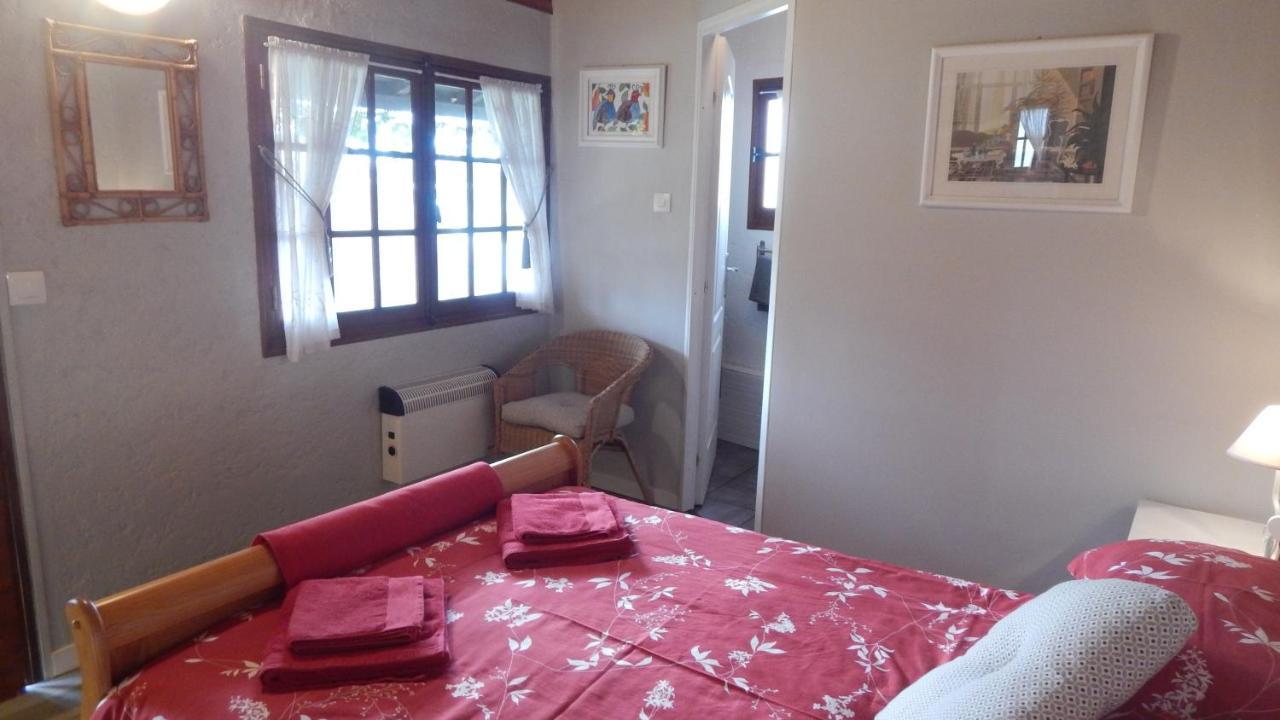 The Petite Chalet Chambre D'Hotes L'Isle-Jourdain  Buitenkant foto