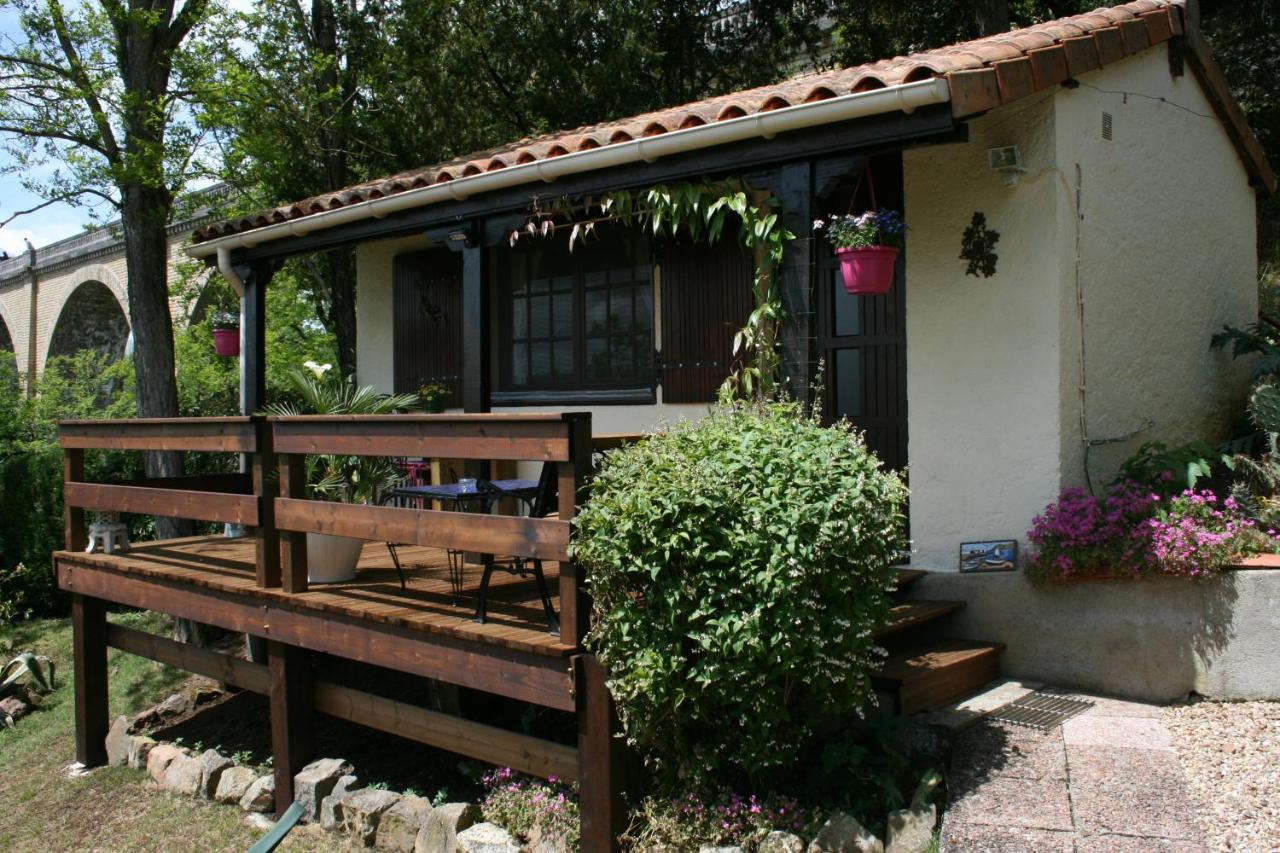 The Petite Chalet Chambre D'Hotes L'Isle-Jourdain  Buitenkant foto